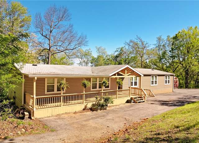 Property at 11820 E Ventris Rd, Garfield, AR 72732, 4 beds, 2 baths