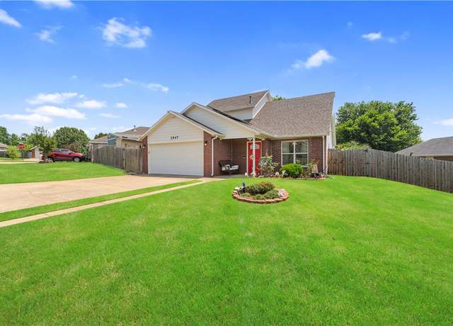 Property at 2947 Beaver Creek St, Springdale, AR 72764, 3 beds, 2 baths