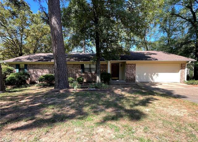 Property at 107 Sunset Dr, Russellville, AR 72802, 3 beds, 2 baths