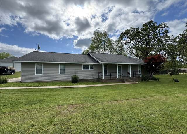 Property at 4079 Tommy St, Harrison, AR 72601, 3 beds, 2 baths
