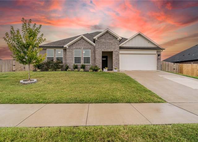 Property at 485 W Branta St, Farmington, AR 72730, 3 beds, 2 baths