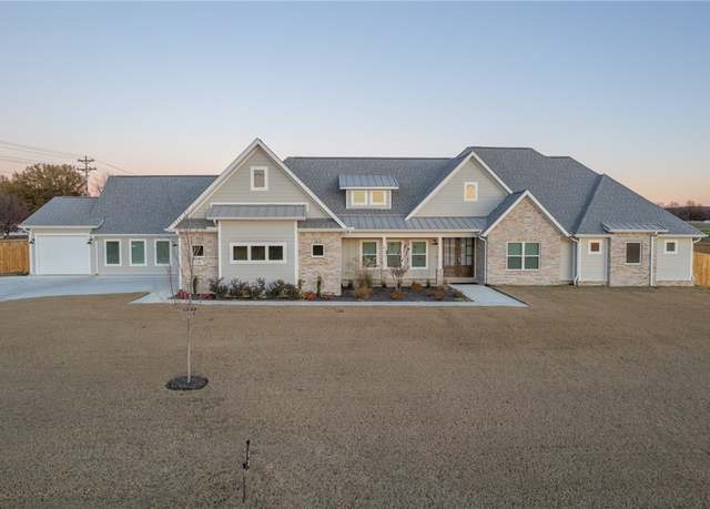 Property at 12386 Little Elm Rd, Farmington, AR 72730, 5 beds, 4 baths