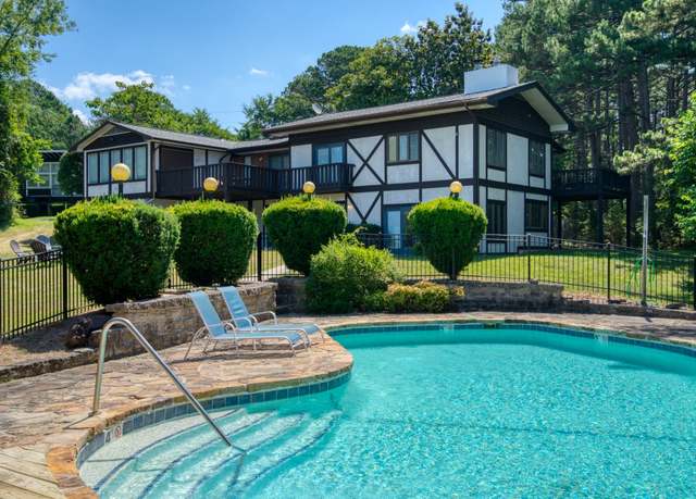 Property at 331 W Van Buren, Eureka Springs, AR 72632, 5 beds, 4.5 baths