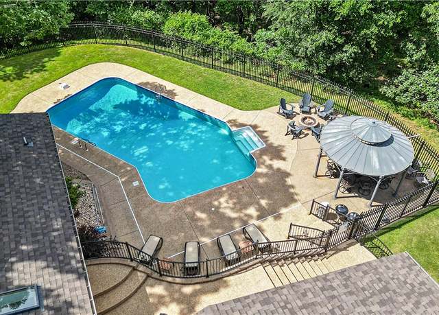 Property at 12315 Tyson Rd, Lowell, AR 72745, 4 beds, 3 baths