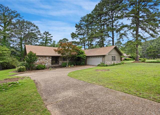 Property at 1433 Shalimar Cir, Russellville, AR 72802, 5 beds, 3 baths