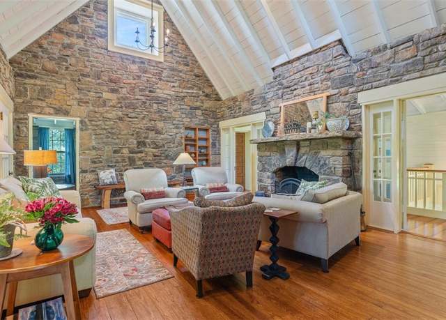 Property at 21701 Mount Gaylor, Winslow, AR 72959, 3 beds, 3 baths