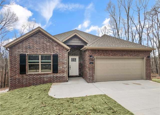 Property at 18 Shanklin Dr, Bella Vista, AR 72715, 3 beds, 2 baths