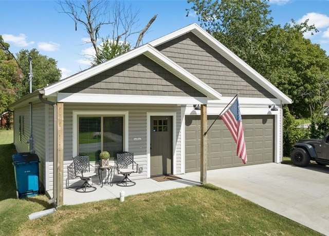 Property at 708 SW 2nd Ave, Gravette, AR 72736, 3 beds, 2 baths