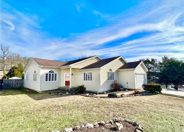 Property at 5 Horseshoe Dr, Holiday Island, AR 72631, 3 beds, 2 baths