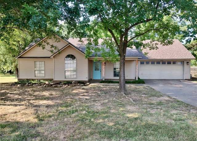 Property at 1530 Osage Dr, Greenwood, AR 72936, 4 beds, 2 baths