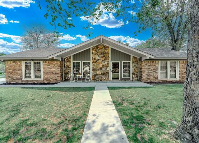 Property at 9001 Kiltartan Dr, Fort Smith, AR 72908, 4 beds, 2 baths