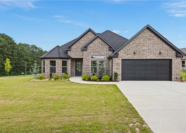 Property at 1342 Elk Horn Dr, Russellville, AR 72802, 4 beds, 2 baths