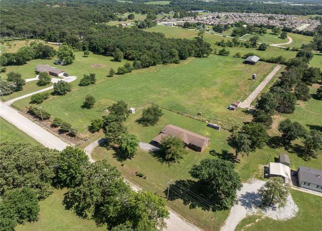 Property at 19161 Old Springtown Rd, Gentry, AR 72734, 3 beds, 2 baths