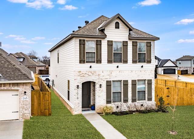 Property at 1313 Park St, Lowell, AR 72745, 4 beds, 3.5 baths