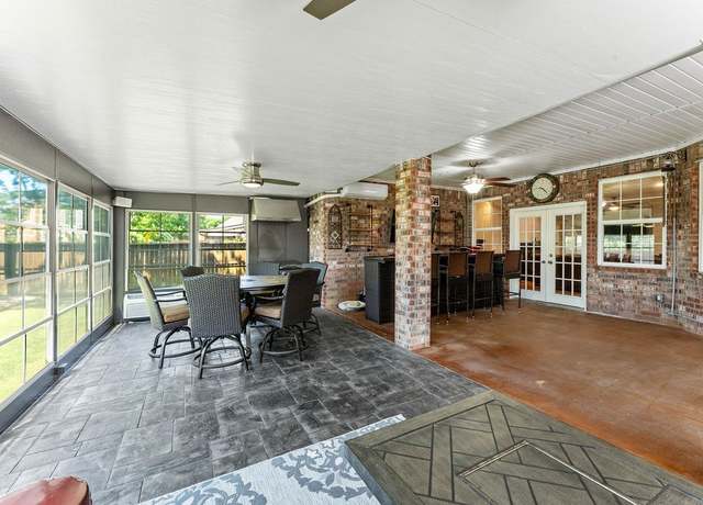 Property at 4206 NE Kenton Ave, Bentonville, AR 72712, 5 beds, 4 baths