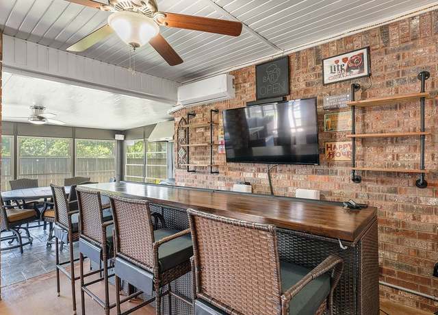 Property at 4206 NE Kenton Ave, Bentonville, AR 72712, 5 beds, 4 baths