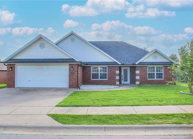 Property at 696 E Thornstone Ave, West Fork, AR 72774, 3 beds, 2 baths