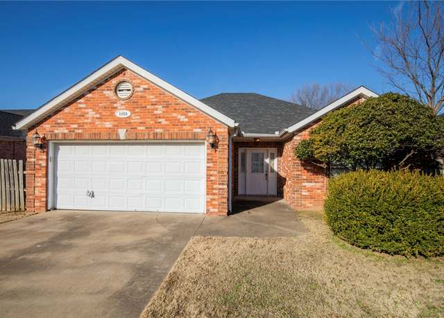 Property at 1253 Apache Trl, Springdale, AR 72764, 3 beds, 2 baths