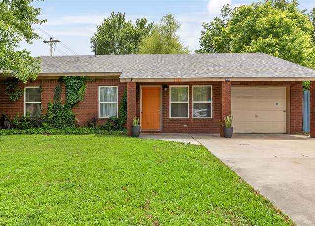 Property at 1211 Maple Ln, Elkins, AR 72727, 2 beds, 1.5 baths