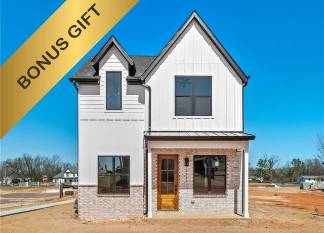 Property at 2311 S 31st St, Rogers, AR 72758, 3 beds, 2.5 baths