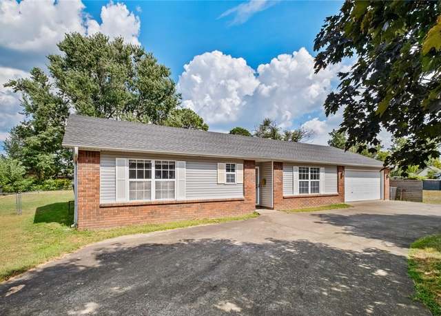 Property at 210 NW G St, Bentonville, AR 72712, 2 beds, 2.5 baths