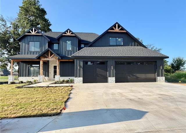 Property at 811 Greenhorn St, Bentonville, AR 72712, 4 beds, 4.5 baths
