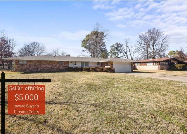Property at 410 S West End St, Springdale, AR 72764, 3 beds, 2 baths