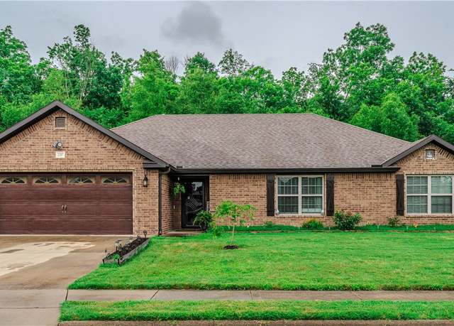 Property at 2287 Kelly Lynn Pl, Fayetteville, AR 72701, 4 beds, 2 baths