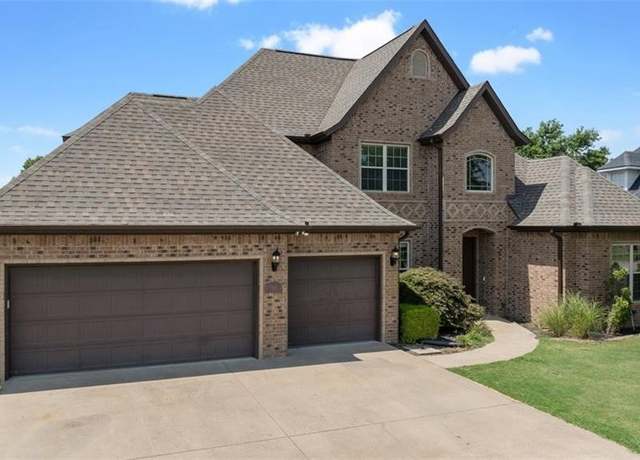 Property at 610 Lyndal Ln, Bentonville, AR 72712, 4 beds, 3 baths