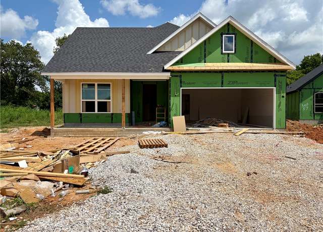 Property at 2124 Porter St, Pea Ridge, AR 72751, 4 beds, 2.5 baths