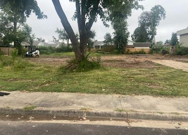 Property at 1112 W Poplar St, Rogers, AR 72756