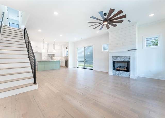 Property at 1019 N Main St, Bentonville, AR 72712, 5 beds, 4 baths