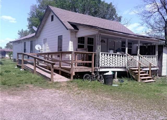 Property at 509 E 7th, Danville, AR 72833, 2 beds, 1.5 baths