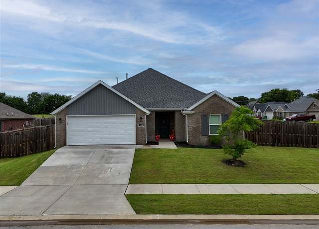 Property at 203 Nightfall Ave, Farmington, AR 72730, 3 beds, 2 baths