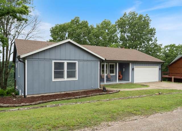 Property at 326 Hillcrest Rd, Eureka Springs, AR 72631, 5 beds, 3 baths