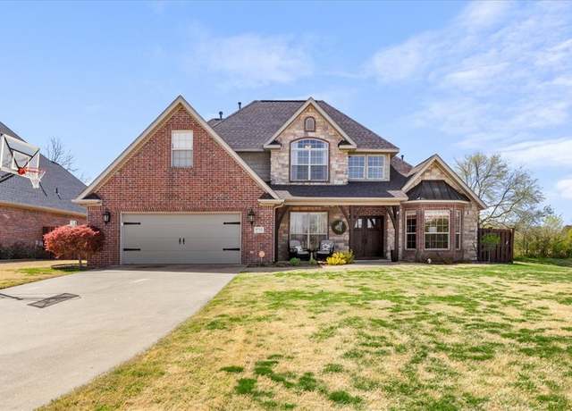 Property at 5732 S Chanberry Ln, Rogers, AR 72758, 4 beds, 3.5 baths