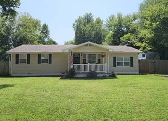 Property at 15 E Ash St, Farmington, AR 72730, 3 beds, 2 baths