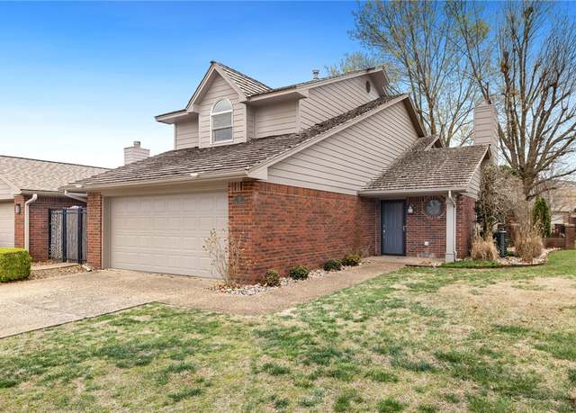 Property at 29 W La Quinta Ct, Rogers, AR 72758, 3 beds, 2 baths