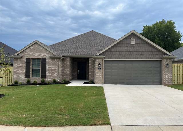 Property at 393 Smith St, West Fork, AR 72774, 3 beds, 2 baths