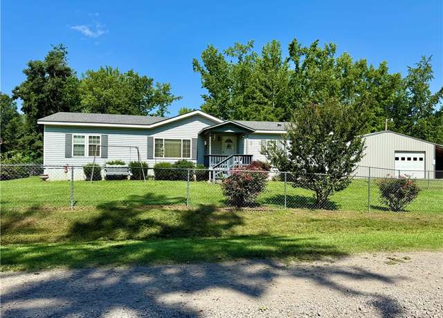 Property at 10056 Twin Oaks St, Plainview, AR 72857, 3 beds, 2.5 baths