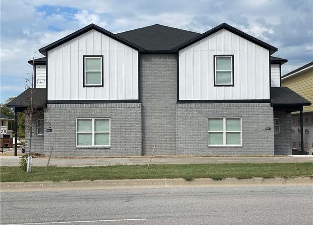 Property at 4254 W Bandera St, Fayetteville, AR 72704, 8 beds, 9 baths