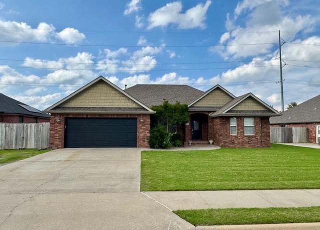 Property at 108 Hoss St, Centerton, AR 72719, 3 beds, 2 baths