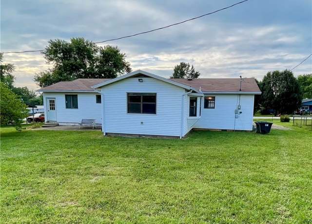 Property at 108 Cedar Hts, Huntsville, AR 72740, 3 beds, 2 baths