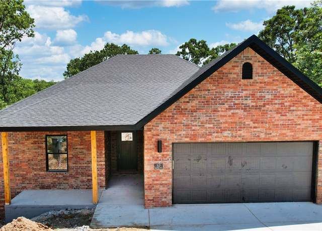 Property at 37 Roxburgh Dr, Bella Vista, AR 72715, 3 beds, 2 baths