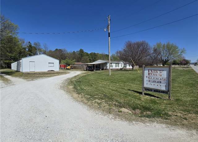 Property at 13130 Bethel Blacktop Rd, Farmington, AR 72730, 3 beds, 2.5 baths