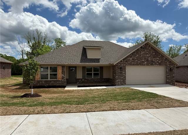 Property at 63 W Watson Ln, Farmington, AR 72730, 4 beds, 2 baths