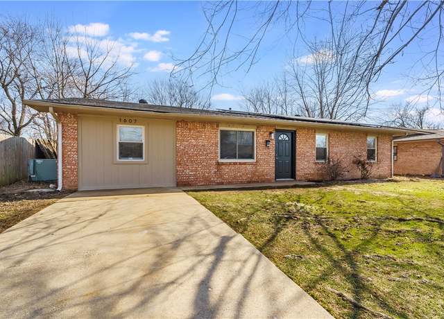 Property at 1607 Stone St, Springdale, AR 72762, 4 beds, 1 bath