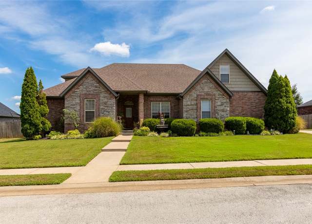 Property at 340 Baker St, Pea Ridge, AR 72751, 6 beds, 3.5 baths