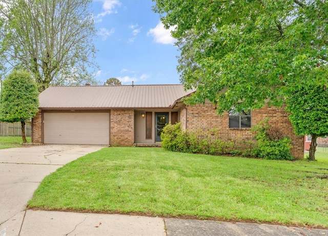Property at 3903 Clark Ave, Springdale, AR 72762, 3 beds, 2 baths