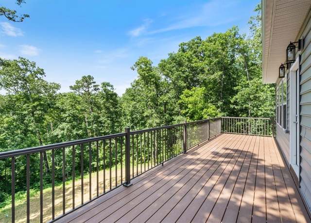 Property at 28 Fleetwood Dr, Bella Vista, AR 72714, 3 beds, 2 baths